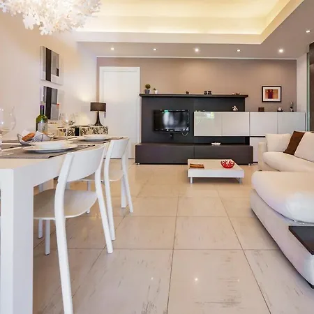 Apartment In Villa-giardino-50 M Dal Mare Avola