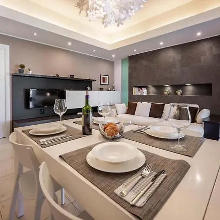 Apartment In Villa-giardino-50 M Dal Mare Avola