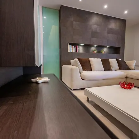 Apartment In Villa-giardino-50 M Dal Mare *