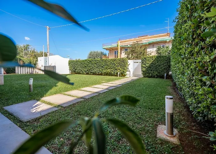 Lägenhet In Villa-giardino-50 M Dal Mare Avola